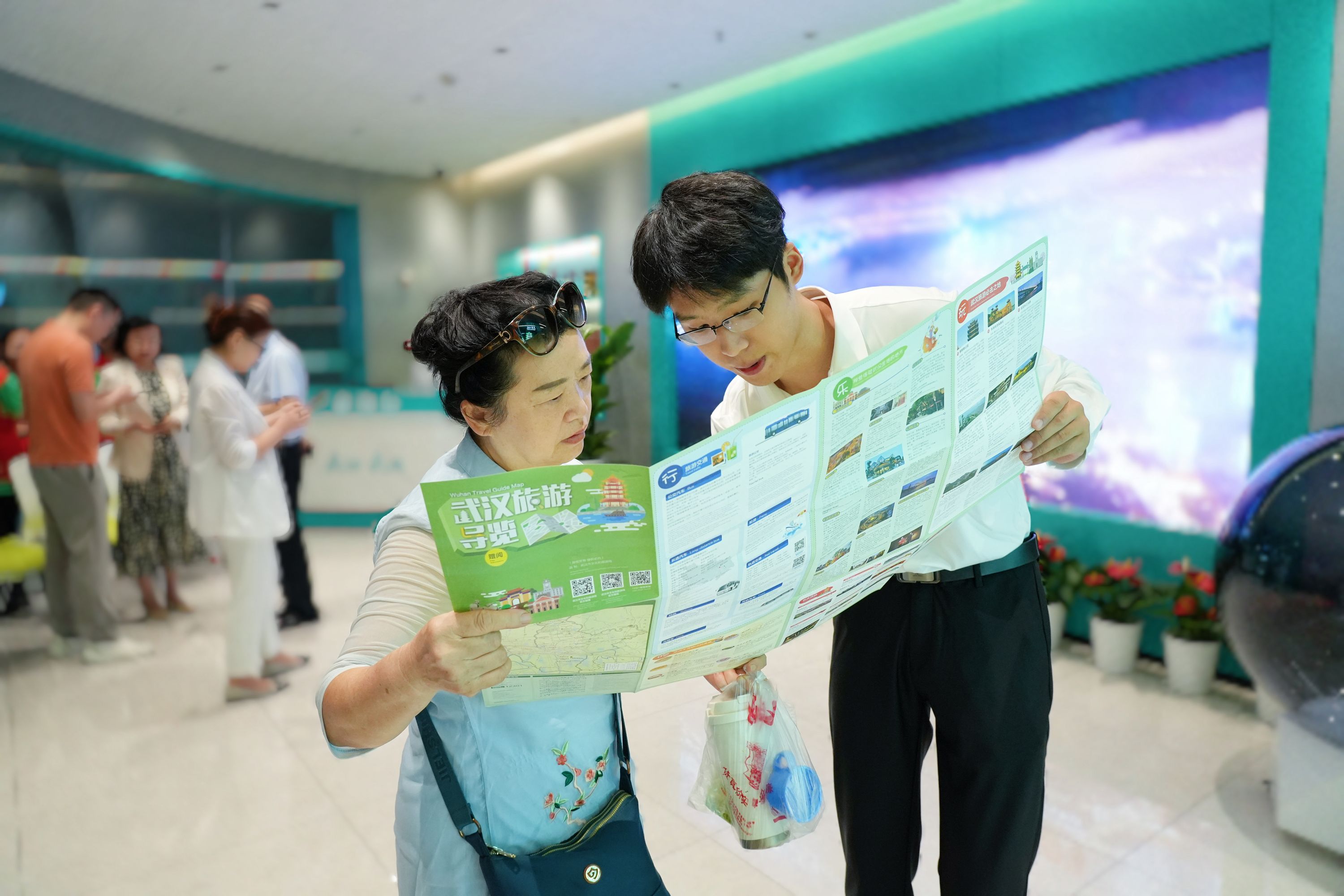 武汉站旅游信息咨询中心启动开放，助力游客畅游江城